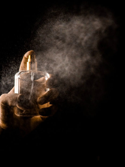¿Cómo atomizar correctamente nuestros perfumes?