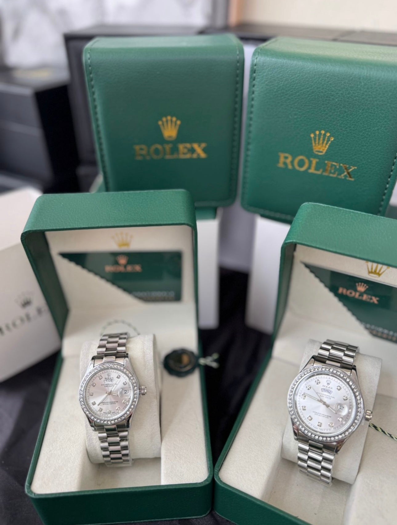 💎❤️⌚ ROLEX DAY-DATE PAREJA CON PIEDRAS – ELEGANCIA QUE UNE ✨👫