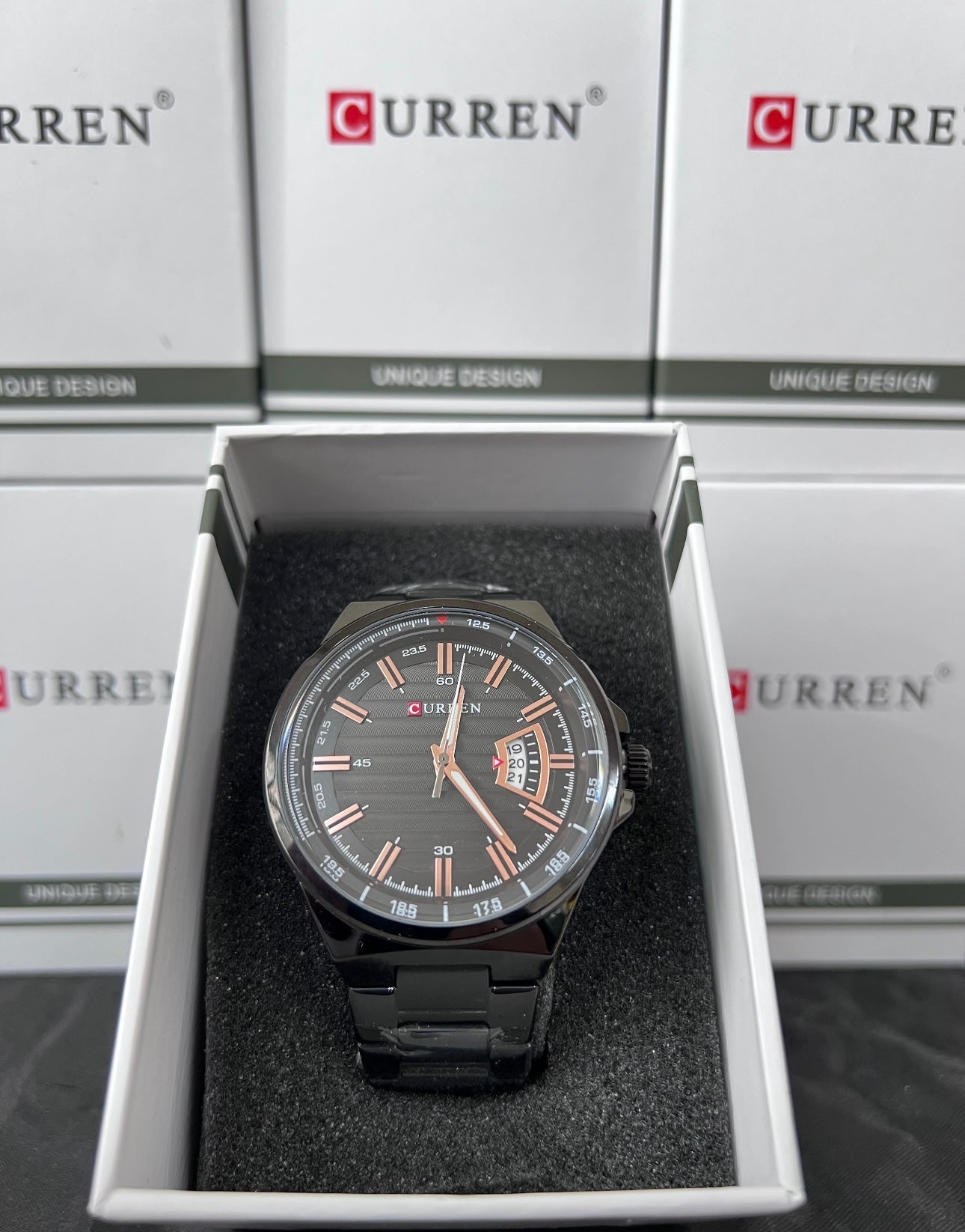 ⏱ CURREN – Elegancia que Marca la Diferencia