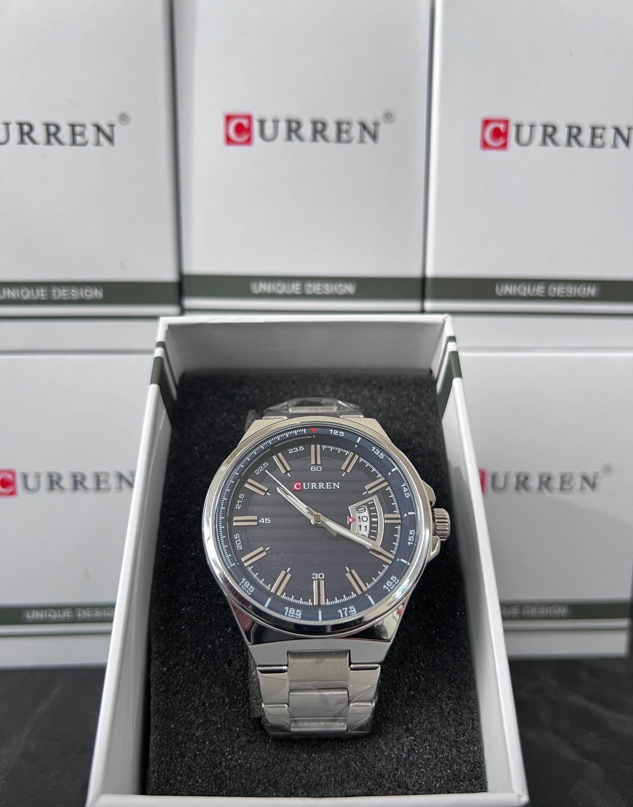 ⏱ CURREN – Elegancia que Marca la Diferencia