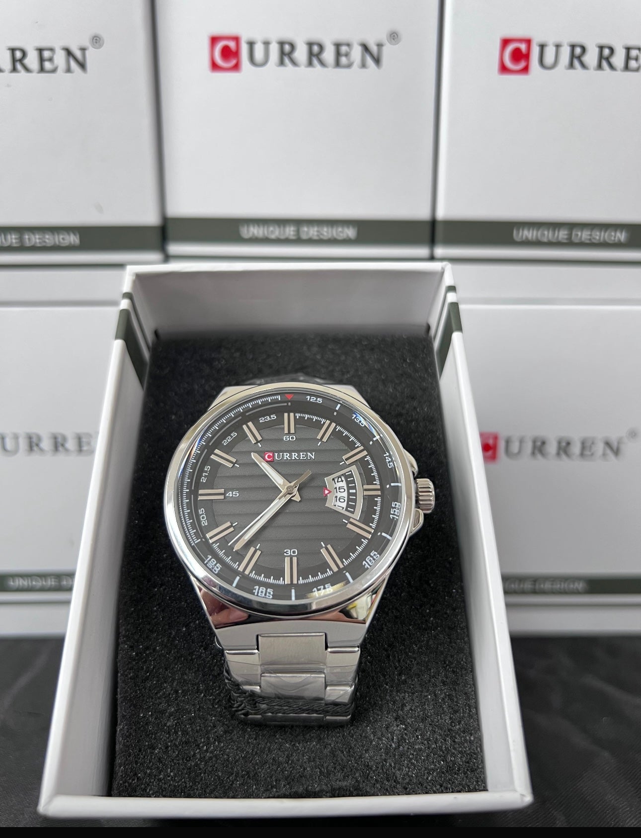⏱ CURREN – Elegancia que Marca la Diferencia