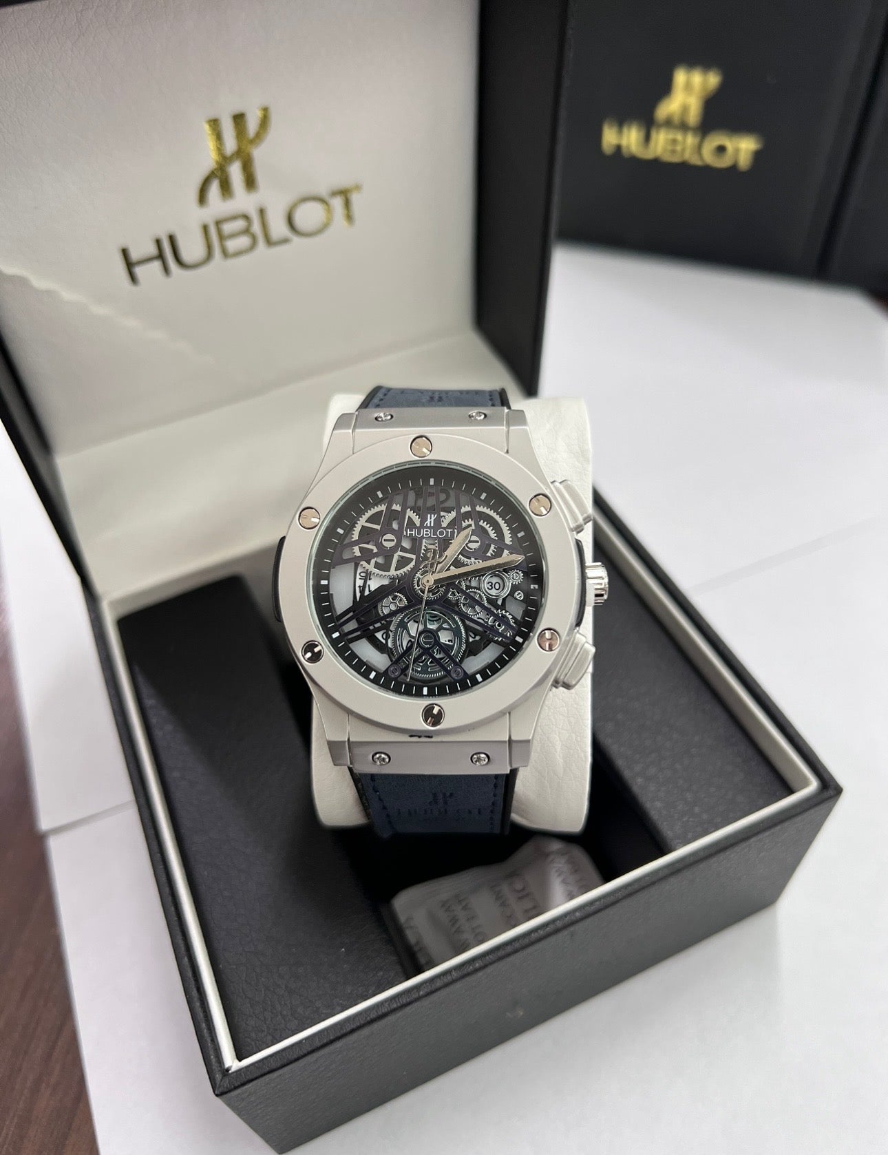 ⌚✨ Hublot Skeleton – Estilo de Lujo con Carácter Único