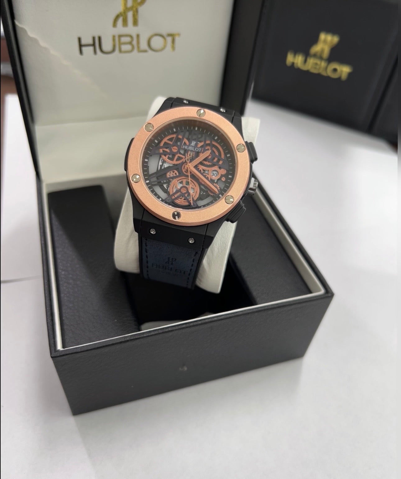 ⌚✨ Hublot Skeleton – Estilo de Lujo con Carácter Único