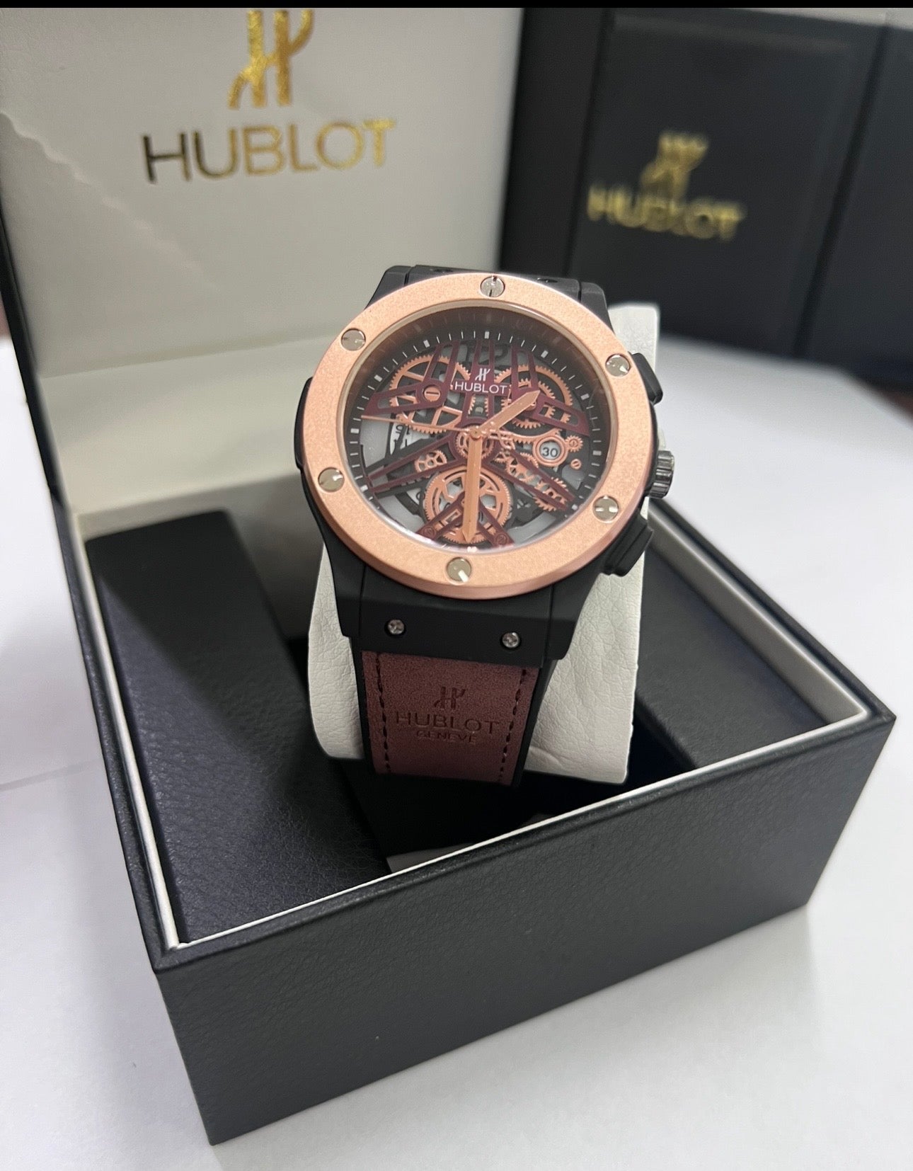 ⌚✨ Hublot Skeleton – Estilo de Lujo con Carácter Único